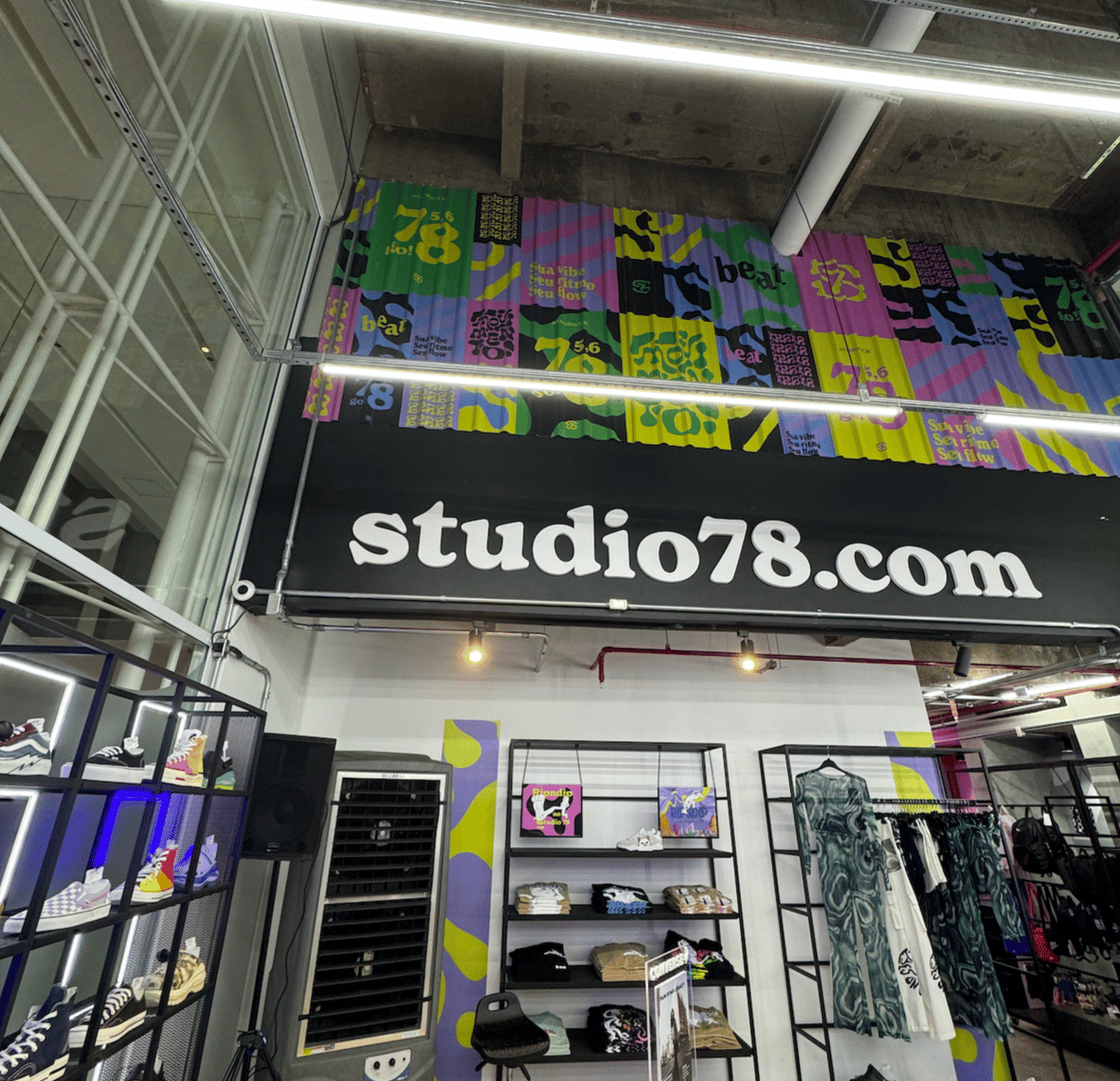 An illustrative sketch of a flower